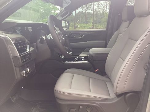 New 2026 GMC Yukon XL Elevation w/ LPO, Elevation Black Package RWD image 13