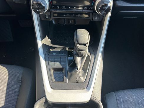 Used 2025 Toyota RAV4 XLE image 41