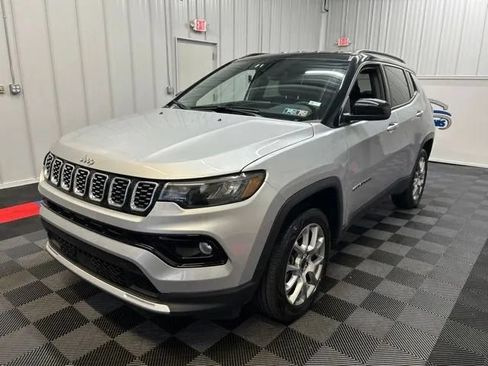 Used 2025 Jeep Compass Limited AWD/4WD image 6