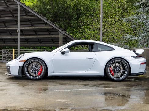 Used 2026 Porsche 911 GT3 RWD image 2