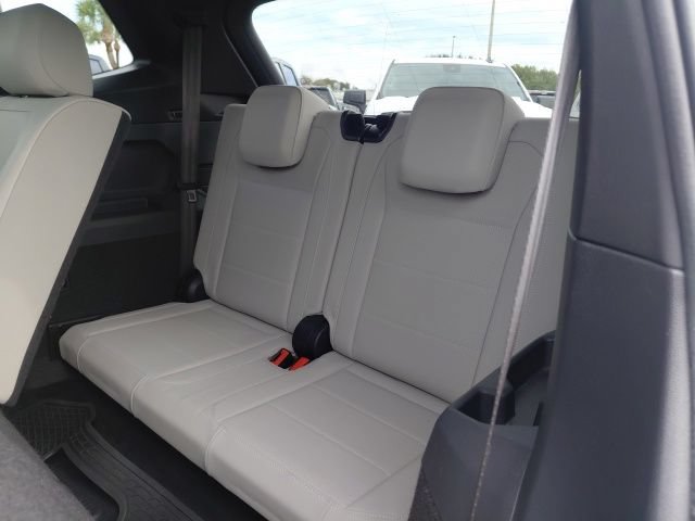 Used 2019 Volkswagen Tiguan SEL Premium R-Line FWD image 15