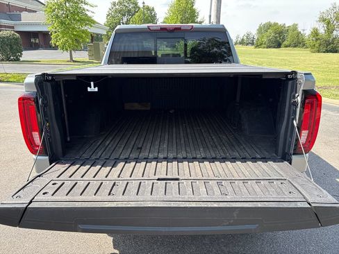 Certified 2025 GMC Sierra 1500 AT4 w/ AT4 Premium Package AWD/4WD image 13