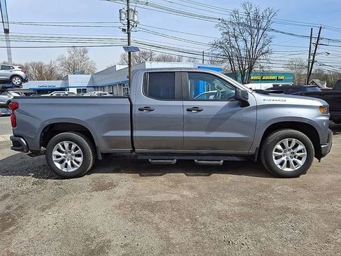 Used 2020 Chevrolet Silverado 1500 Custom w/ Custom Value Package image 12