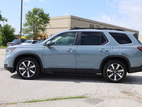 Used 2025 Honda Pilot Elite image 8
