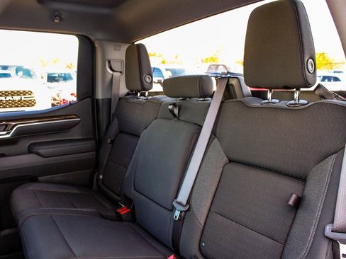 Used 2025 GMC Sierra 1500 Elevation image 32