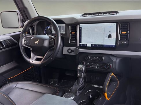 Used 2022 Ford Bronco Badlands image 9