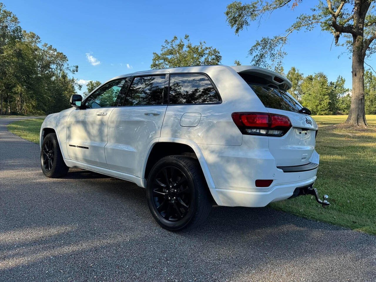 Used 2021 Jeep Grand Cherokee Laredo X RWD image 6