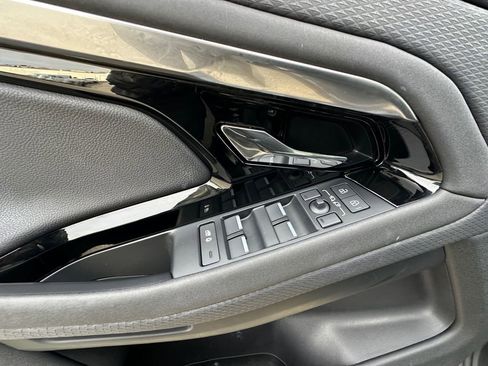 Used 2023 Land Rover Range Rover Evoque S image 11