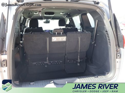 Used 2019 Chrysler Pacifica Touring Plus w/ Advanced Safetytec Group FWD image 14