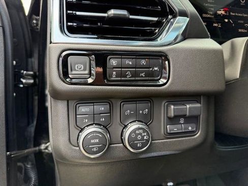 New 2025 GMC Yukon XL Denali w/ Denali Reserve Package AWD/4WD image 23