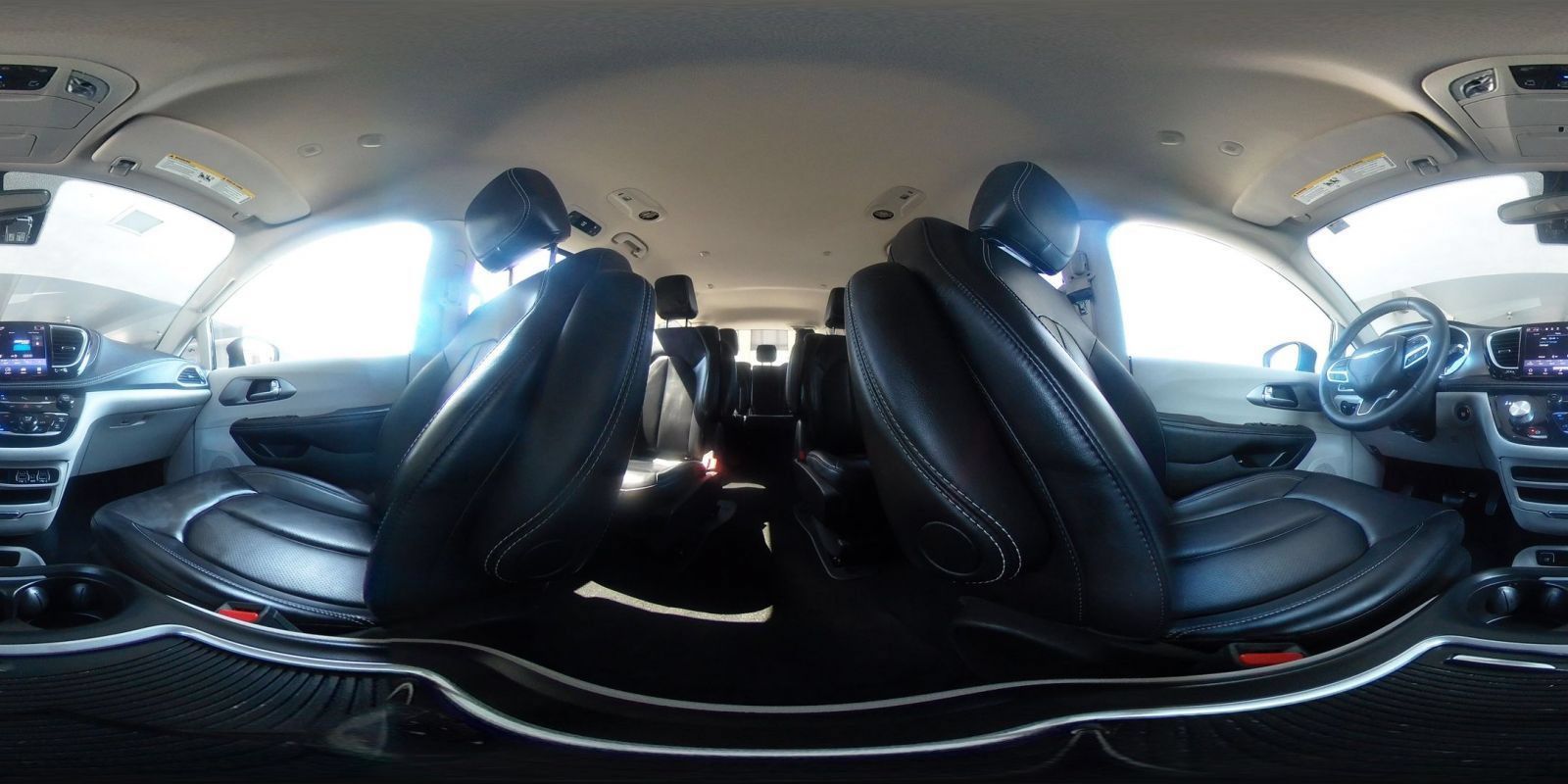 Used 2023 Chrysler Pacifica Touring-L FWD image 44