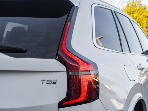New 2026 Volvo XC90 T8 Plus image 6