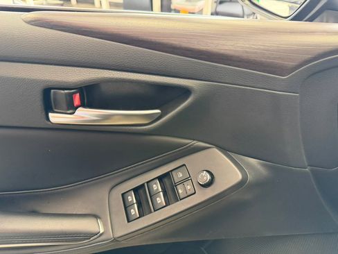 Used 2019 Toyota Avalon XLE w/ Moonroof Package FWD image 22