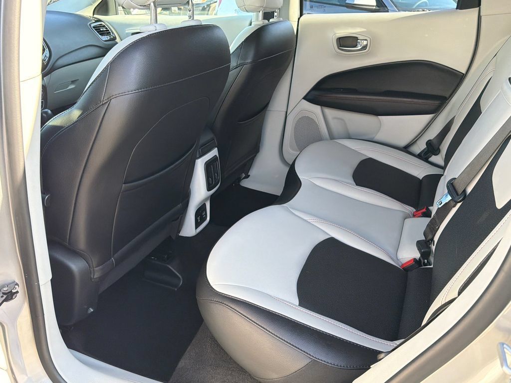 Used 2019 Jeep Compass Limited FWD image 15