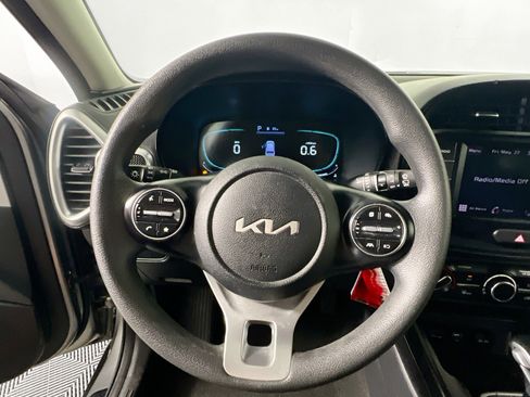 Used 2024 Kia Soul LX FWD image 16