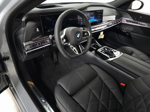 Used 2026 BMW 740i xDrive AWD/4WD image 13