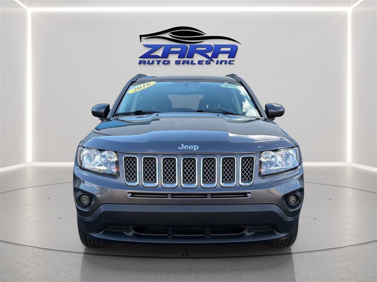 Used 2016 Jeep Compass Latitude FWD image 2