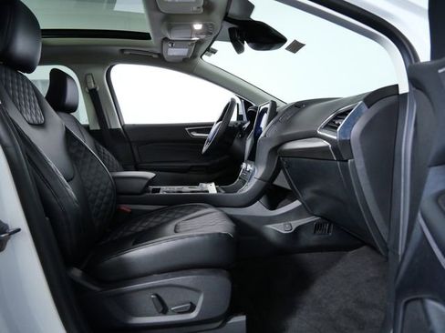 Certified 2024 Ford Edge Titanium w/ Equipment Group 301A image 4