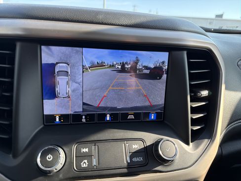 Used 2023 GMC Acadia Denali w/ Denali Technology Package image 22