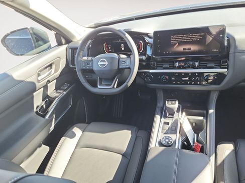 New 2026 Nissan Pathfinder SL image 11