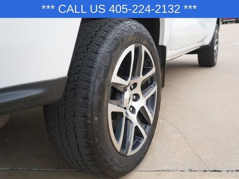 Used 2024 Chevrolet Colorado Z71 w/ Z71 Convenience Package 2 AWD/4WD image 9