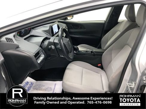 Used 2023 Toyota Prius LE FWD image 11