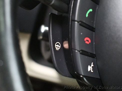 Used 2015 Jaguar XJ image 36