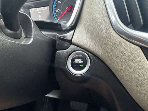 Used 2019 Chevrolet Equinox LS FWD image 29