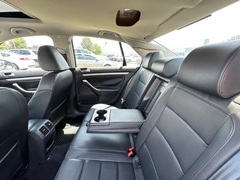 Used 2010 Volkswagen Jetta SE FWD image 21