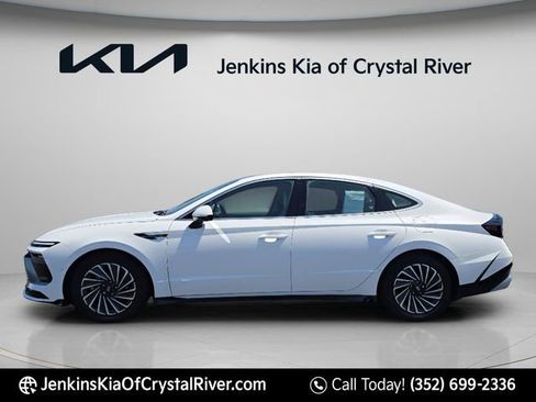 Used 2025 Hyundai Sonata Limited FWD image 11