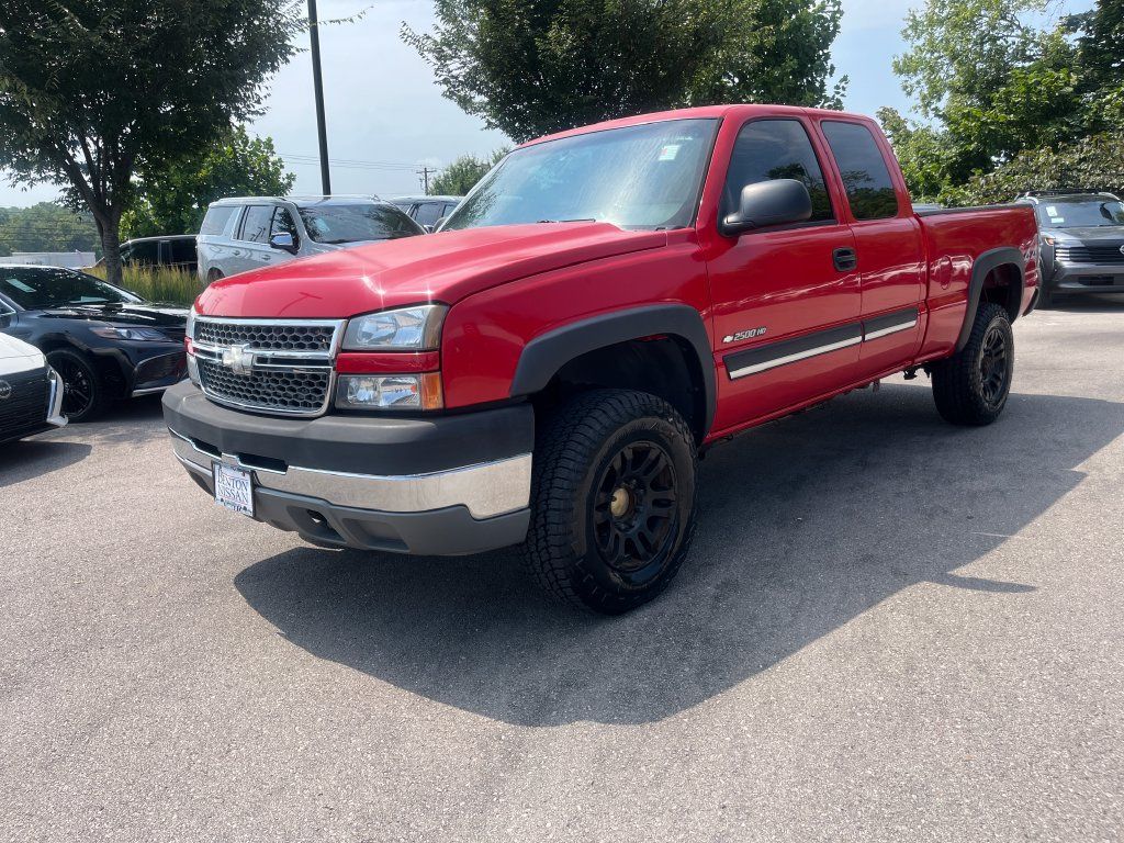 Used 2005 Chevrolet Silverado 2500 LS AWD/4WD image 4