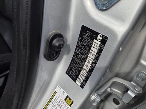 Used 2025 Toyota Corolla LE FWD image 17