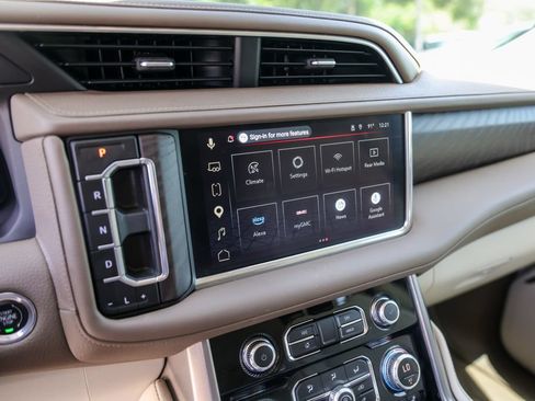 Used 2023 GMC Yukon Denali w/ Denali Reserve Package AWD/4WD image 19