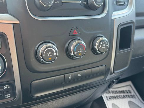 Used 2022 RAM 1500 Classic SLT AWD/4WD image 20