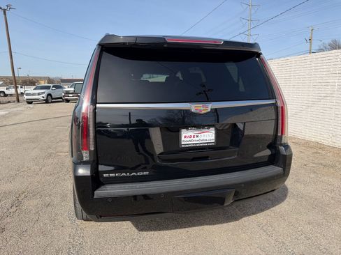 Used 2018 Cadillac Escalade Premium Luxury image 5