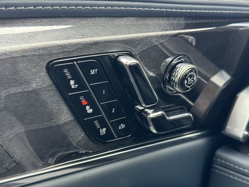 New 2025 Cadillac Escalade IQ Sport 2 w/ LPO, ONYX Package image 30