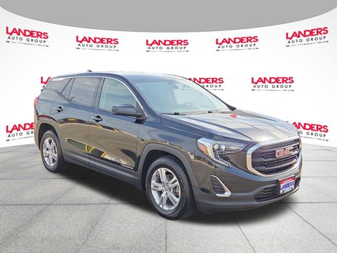 Used 2020 GMC Terrain SLE FWD image 1