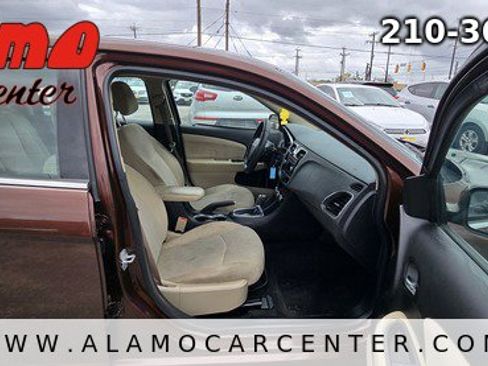 Used 2012 Chrysler 200 LX FWD image 14