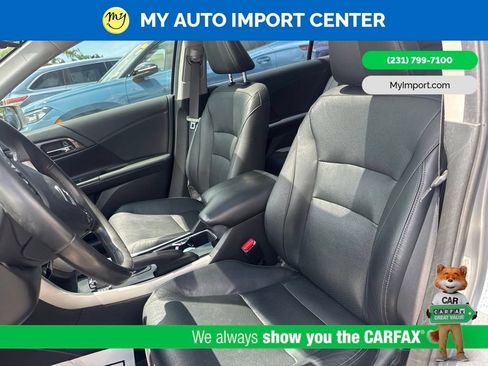 Used 2017 Honda Accord Touring image 7