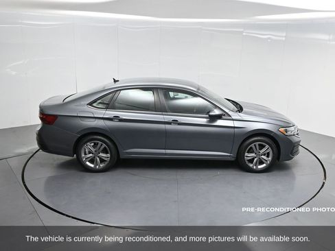 Used 2022 Volkswagen Jetta SE image 65