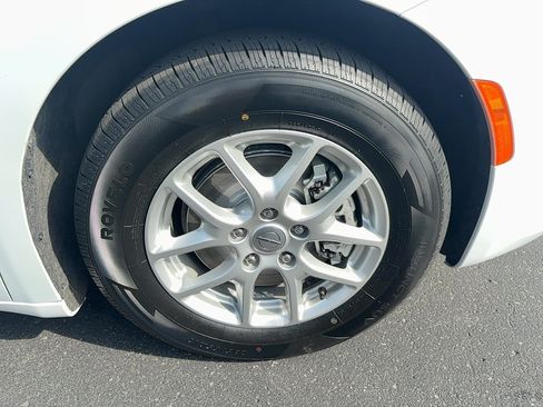 Used 2022 Chrysler Pacifica Touring-L FWD image 9