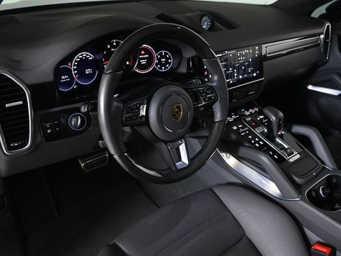 Used 2022 Porsche Cayenne Turbo AWD/4WD image 4