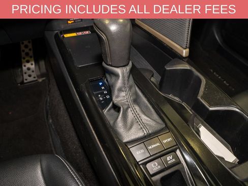 Used 2025 Toyota Camry SE FWD image 15