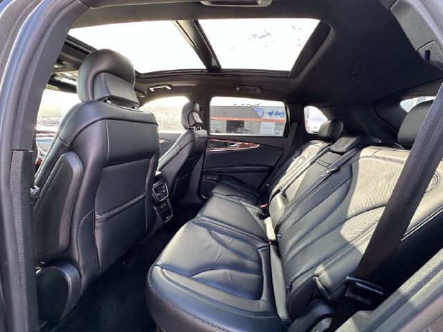 Used 2017 Lincoln MKX Reserve w/ Driver Assistance Package AWD/4WD image 14