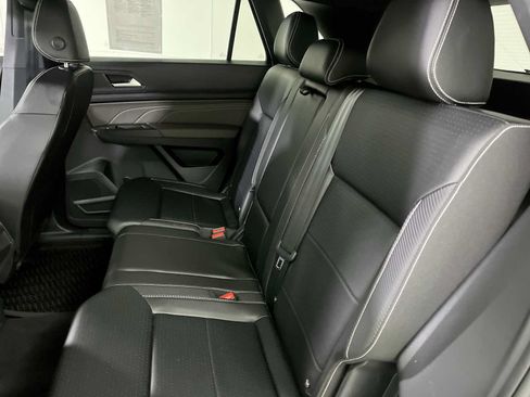 Used 2022 Volkswagen Atlas Cross Sport SE w/ Black Wheel Package AWD/4WD image 29