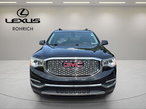 Used 2017 GMC Acadia Denali w/ Technology Package AWD/4WD image 2