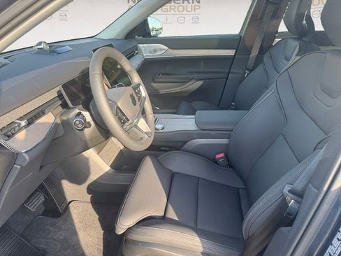 New 2025 Volvo EX90 Ultra image 9