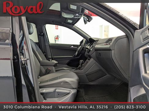 Used 2021 Volkswagen Tiguan SE R-Line image 8