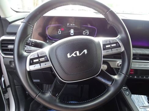 Used 2023 Kia Telluride EX FWD image 16