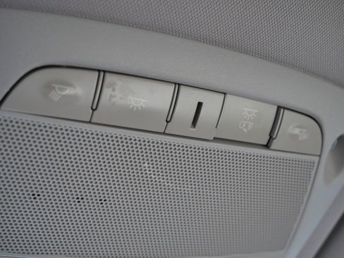 Used 2015 Nissan Rogue S image 34